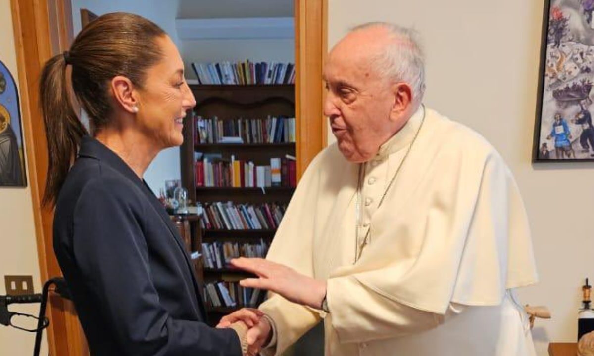 La presidenta de México, Claudia Sheinbaum, afirmó que la muerte del Papa Francisco es una pérdida para "los católicos y los que no son".