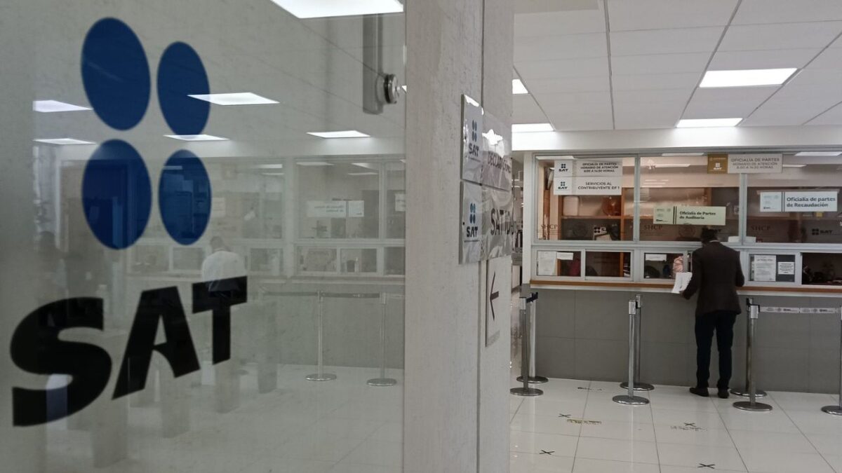 La Concanaco llama a revisar fallas en el portal del Servicio de Administración Tributaria (SAT).