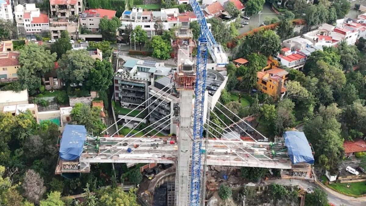 La primera etapa del tren inició operaciones en septiembre de 2023 y la segunda fase, contempla la apertura de las estaciones Vasco de Quiroga, en Santa Fe, y Observatorio.