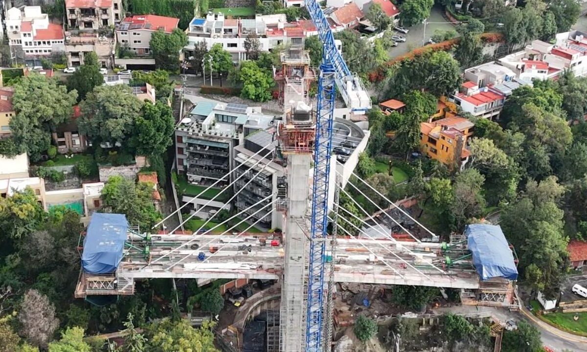 La primera etapa del tren inició operaciones en septiembre de 2023 y la segunda fase, contempla la apertura de las estaciones Vasco de Quiroga, en Santa Fe, y Observatorio.