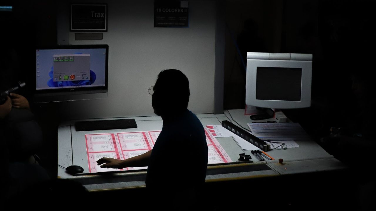 El INE y Talleres Gráficos de México concluyeron la impresión de 601 millones 987 mil 276 boletas para la próxima elección judicial.