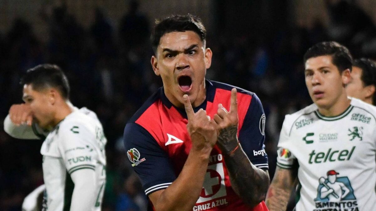 Cruz Azul remontó al León en CU y se coloca segundo de la tabla general con 32 unidades.