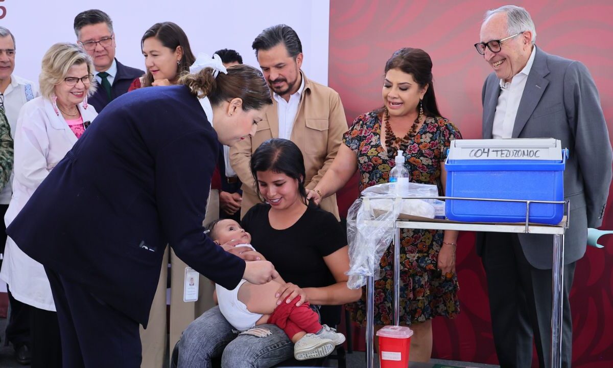 Dan banderazo a la Semana Nacional de Vacunación 2025