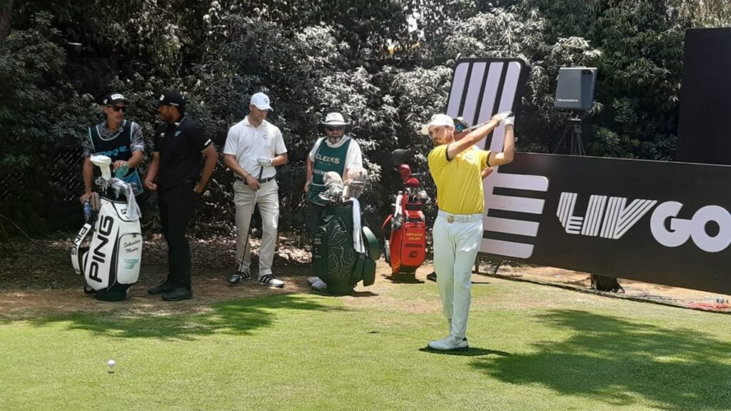 Carlos Ortiz se mantiene como el mejor exponente mexicano en el torneo de golf.