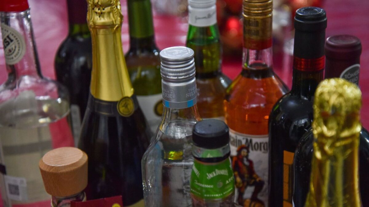 Descarta Sheinbaum aplicar impuestos a bebidas alcohólicas