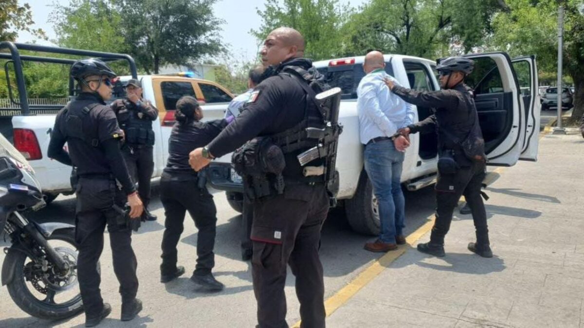 El delegado del Instituto Mexicano del Seguro Social (IMSS) en Tamaulipas, José Luis Aranza Aguilar, fue detenido.