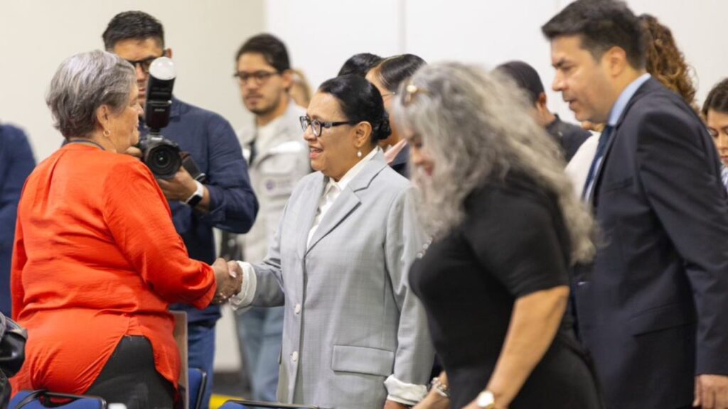 La titular de Gobernación, Rosa Icela Rodríguez, participó en la 4 mesa de diálogo con buscadores de desaparecidos.
