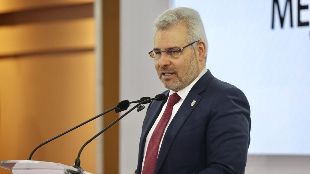 En conferencia de prensa Alfredo Bedolla señaló que el 72 por ciento de los encuestados manifestó que los narcocorridos sí afectan a los jóvenes.
