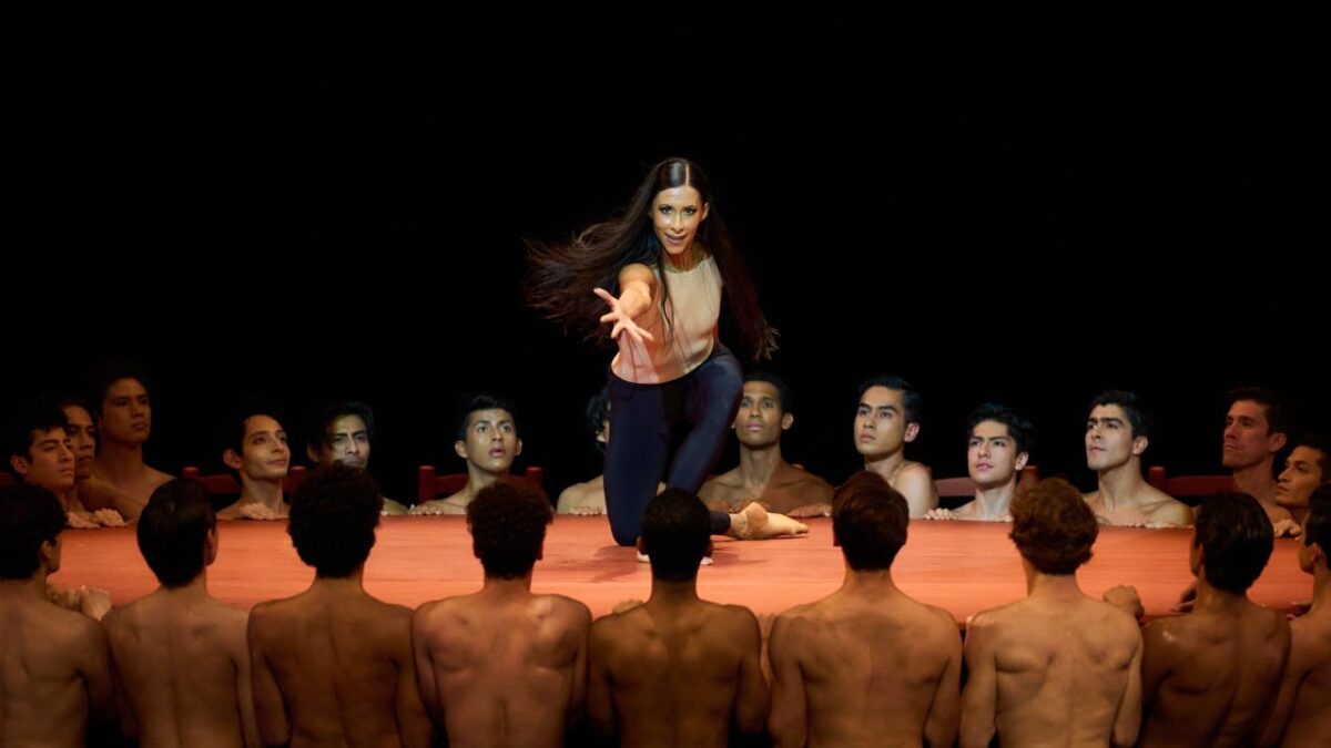 Elisa Carrillo Cabrera es Embajadora de la Cultura de México, miembro del Consejo Internacional de Danza de la UNESCO y Presidenta del Consejo de la Fundación Elisa Carrillo Cabrera A.C.