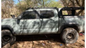 En Sinaloa, Gobierno asegura arsenal y una camioneta tipo Marina