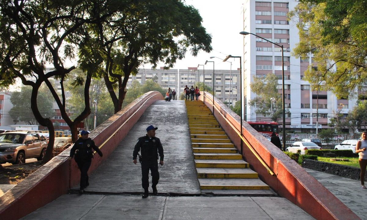 Vecinos, explicó la congresista, reportaron que pocos elementos de seguridad recorren las secciones, lo cual es aprovechado por los criminales.