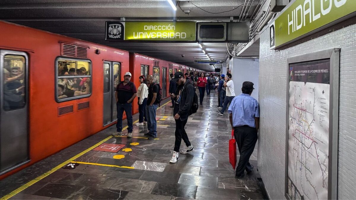 En un mes, recibe Fiscalía de la Ciudad de México 9 denuncias por "piquetes" en Metro y Metrobús.