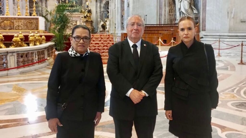 Encabeza Rosa Icela Rodríguez delegación mexicana en funeral del papa Francisco