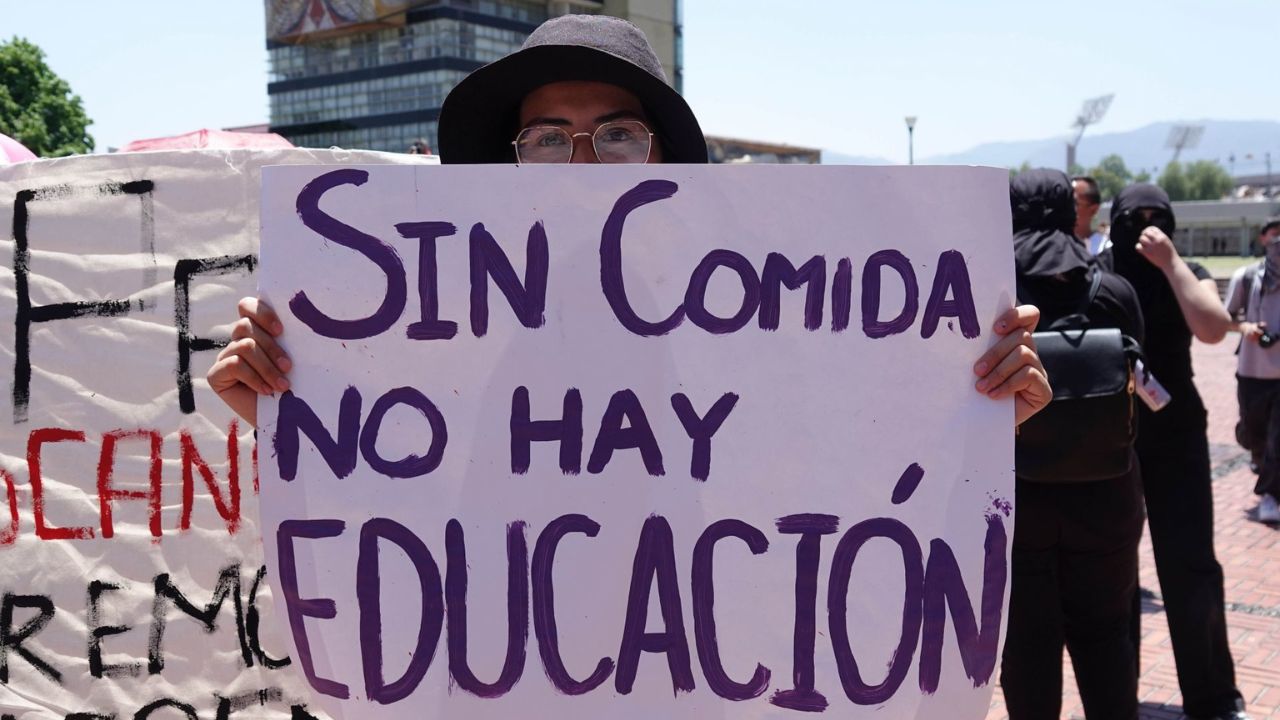 Tras alcanzar acuerdos, autoridades universitarias recibieron las instalaciones de seis facultades de la UNAM que permanecían en paro.
