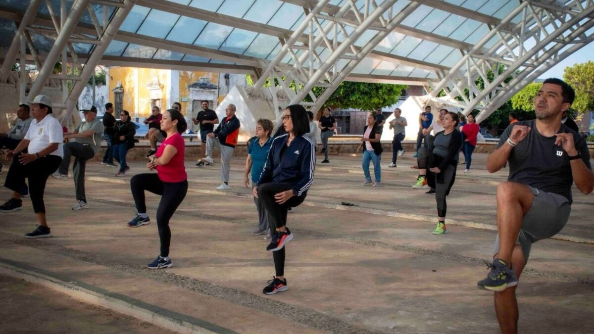 En la campaña gratuita "3 X MI SALUD", se realiza actividad física todos los martes y jueves a las 7:30 am en el Domo del Jaguar.