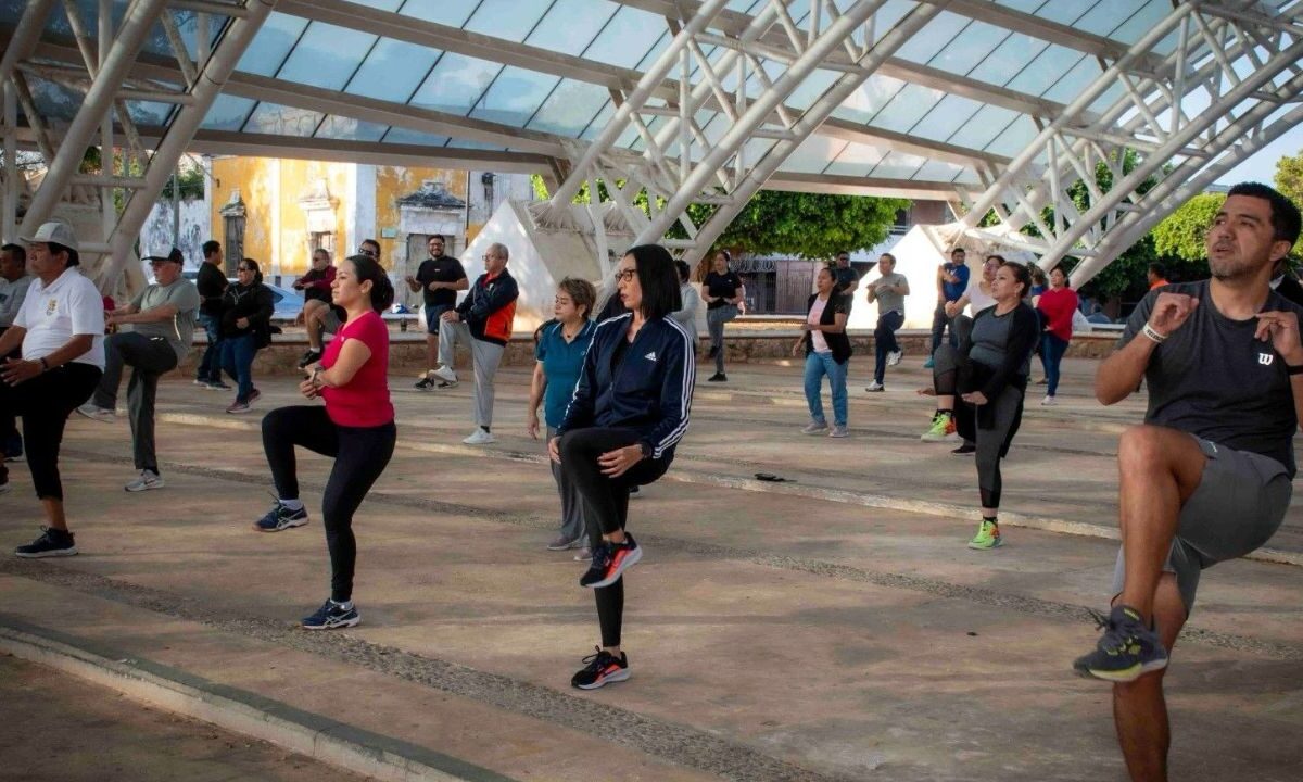 En la campaña gratuita "3 X MI SALUD", se realiza actividad física todos los martes y jueves a las 7:30 am en el Domo del Jaguar.