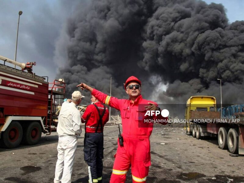 Explosión en puerto de Irán deja 500 heridos