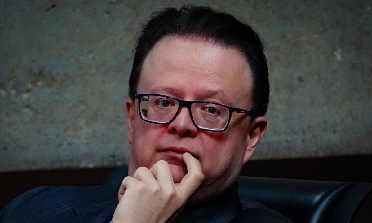 El magistrado Felipe de la Mata propuso quitar las restricciones y que el TEPJF avale que promuevan el voto en la elección judicial.