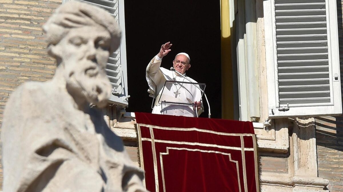 La despedida del Papa Francisco en Roma cunde con más fuerza: el pontífice latinoamericano “venido del fin del mundo”