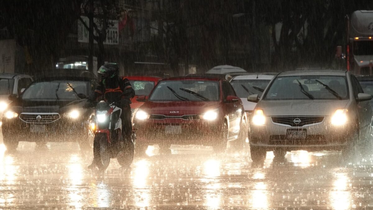 Frente frío 40 trae lluvias y vientos fuertes