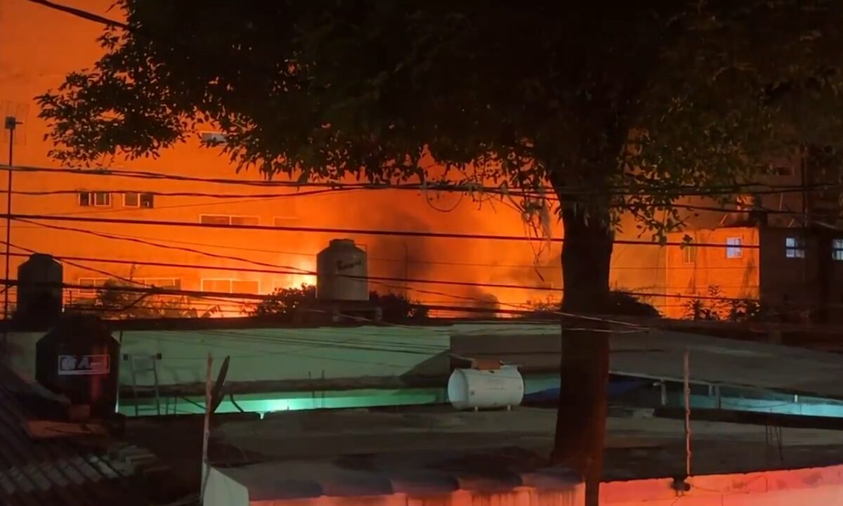 Incendio en Iztacalco, cobra vida de una persona