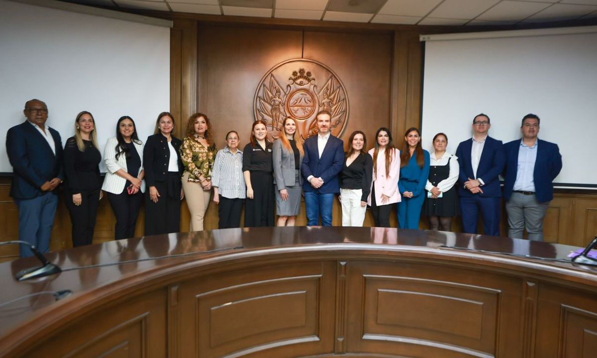 El Gobierno de Monterrey anunció el inicio del programa Tarjeta Regia que beneficiará a más de 40 mil mujeres.