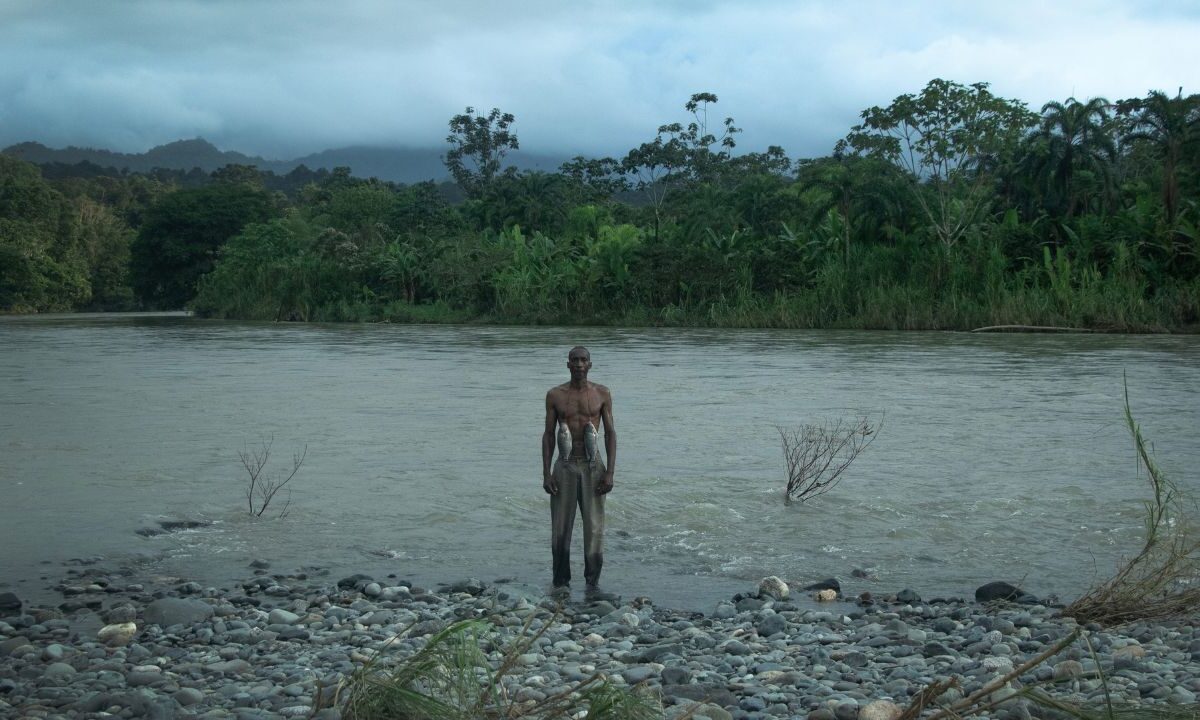 El filme Yo Vi Tres Luces Negras es la ópera prima de Santiago Lozano Álvarez