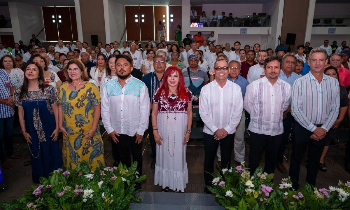 Instruye la gobernadora Layda Sansores a romper la monotonía en la prestación del servicio y que los empleados estatales de Campeche laboren en ambientes de felicidad.