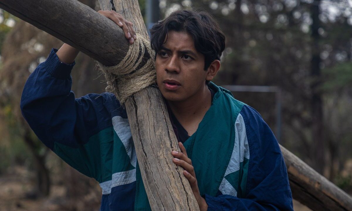 Interpretar a Jesús conlleva mucha responsabilidad, pero también es un reto físico y emocional; por ello, el joven de 27 años entrena y se prepara por varias horas.