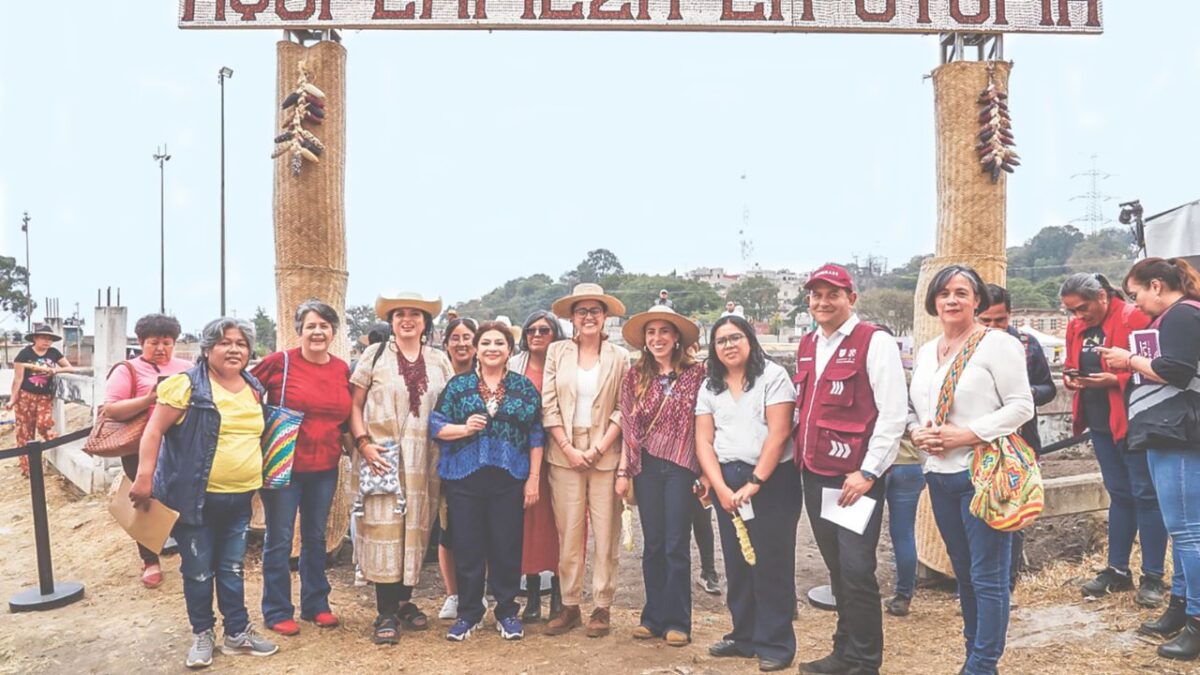 La mandataria local señaló que el proyecto contempla una alberca semiolímpica, canchas deportivas, auditorio, lavandería popular, espacios de cuidado infantil y áreas de cultivo de maíz.