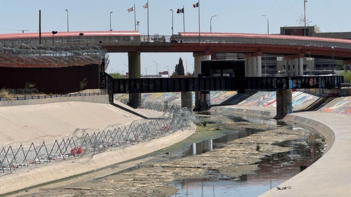 Los gobiernos de México y Estados Unidos, “han llegado a un acuerdo por el bien de ambas naciones”, informó la Secretaría de Agricultura, para atender el tema de las asignaciones de agua del río Bravo en el actual ciclo de entregas de agua de cinco años de acuerdo al Tratado de 1944.