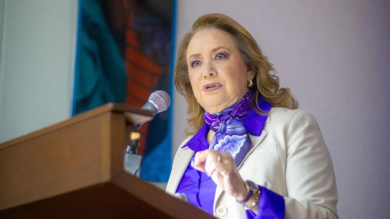 Ministra Yasmín Esquivel en un encuentro con la comunidad estudiantil de la Universidad Autónoma de Querétaro.
