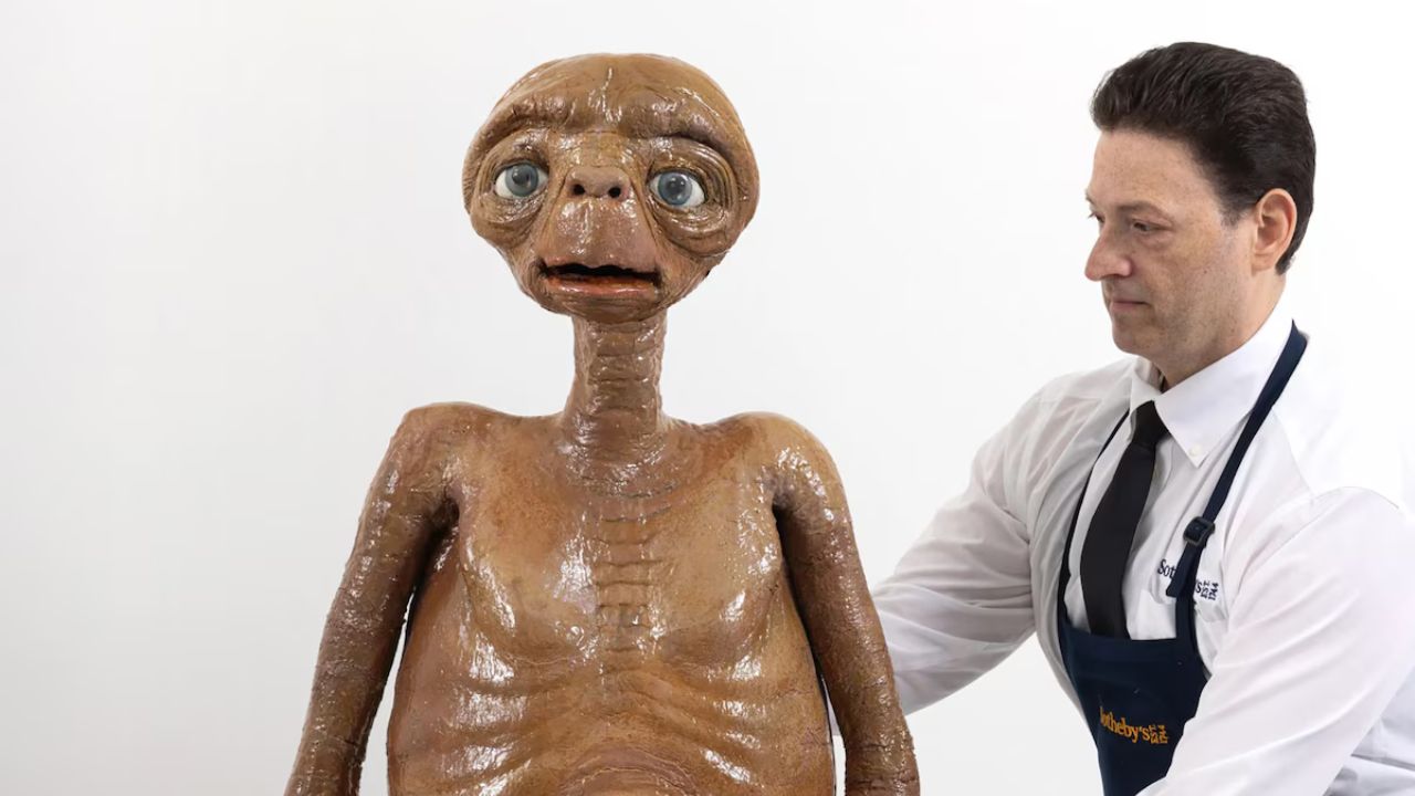 Modelo original de ET se quedó sin comprador en subasta de Nueva York.