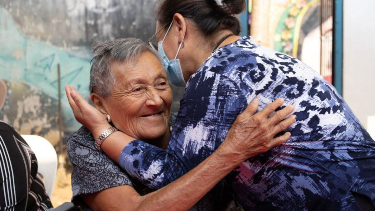 Leonila Vázquez Alvízar, fundadora de la organización “Las patronas”, falleció este domingo a los 89 años. A lo largo de su vida se dedicó a apoyar a migrantes en movilidad.