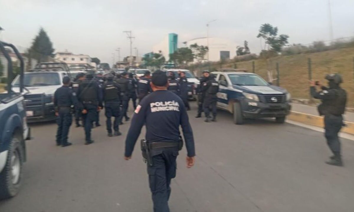 Tras intento de linchamiento colonos se enfrentan con oficiales en Tlaxcala.