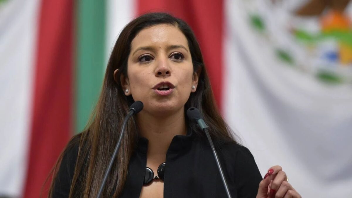 La dirigente del PAN en la CDMX, Luisa Gutiérrez