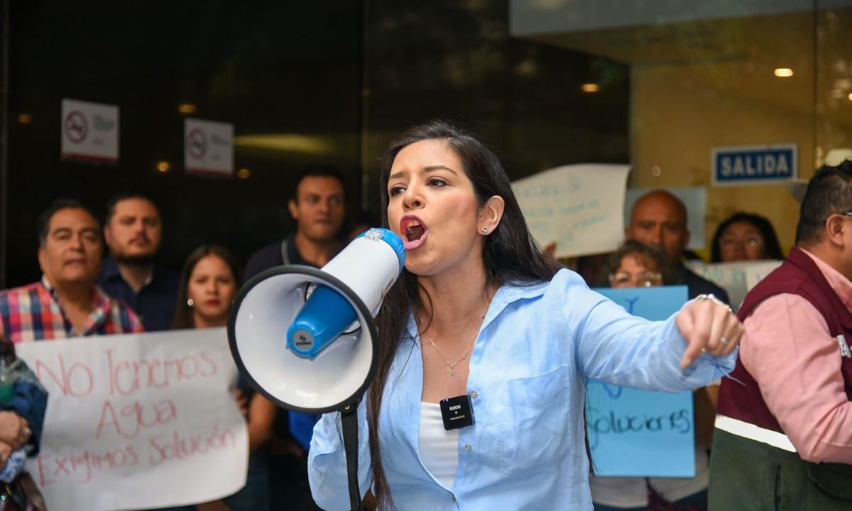 El PAN CDMX realizó una protesta en avenida Paseo de la Reforma, donde bloqueó los accesos a oficinas centrales de Segiagua.