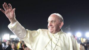 Papa Francisco en una de sus giras