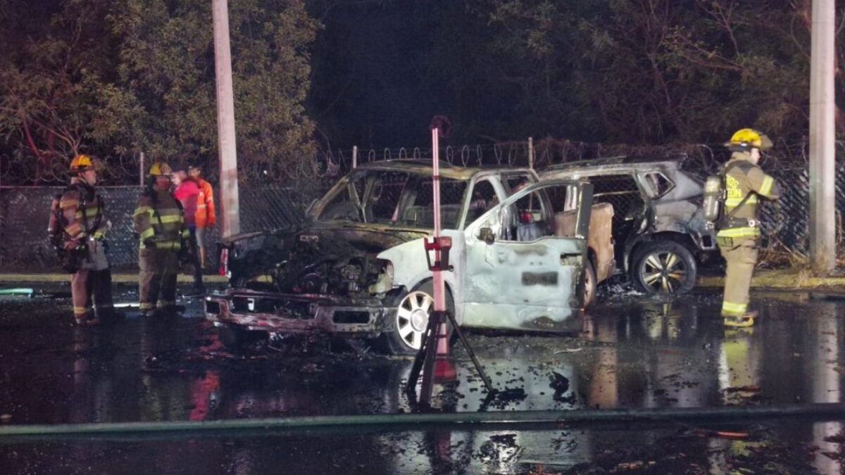 Durante la madrugada de este miércoles, una pareja sobrevivió a un choque e incendio que ocurrió cuando iban abordo de una camioneta.