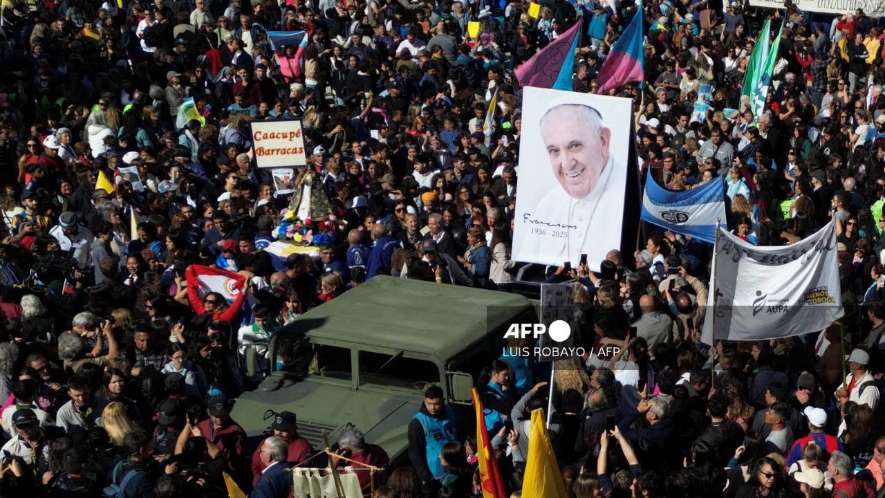 El último adiós del Papa Francisco en su natal Argentina, a donde nunca volvió, se convirtió en una congregación de gozo y esperanza.