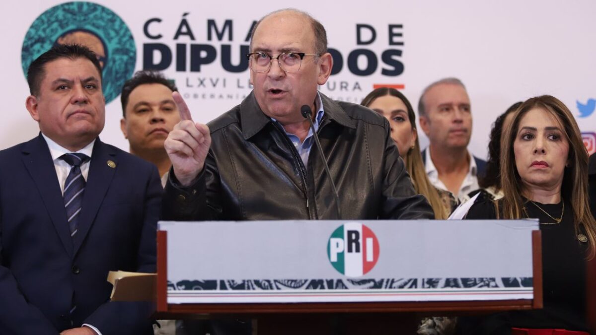 Rubén Moreira anunció que la bancada del PRI votará en contra del Plan Nacional de Desarrollo.
