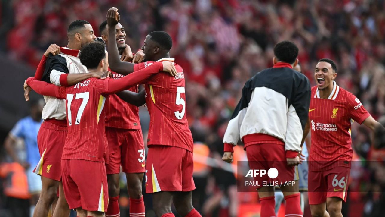Liverpool conquista la Premier League con goleada ante Tottenham