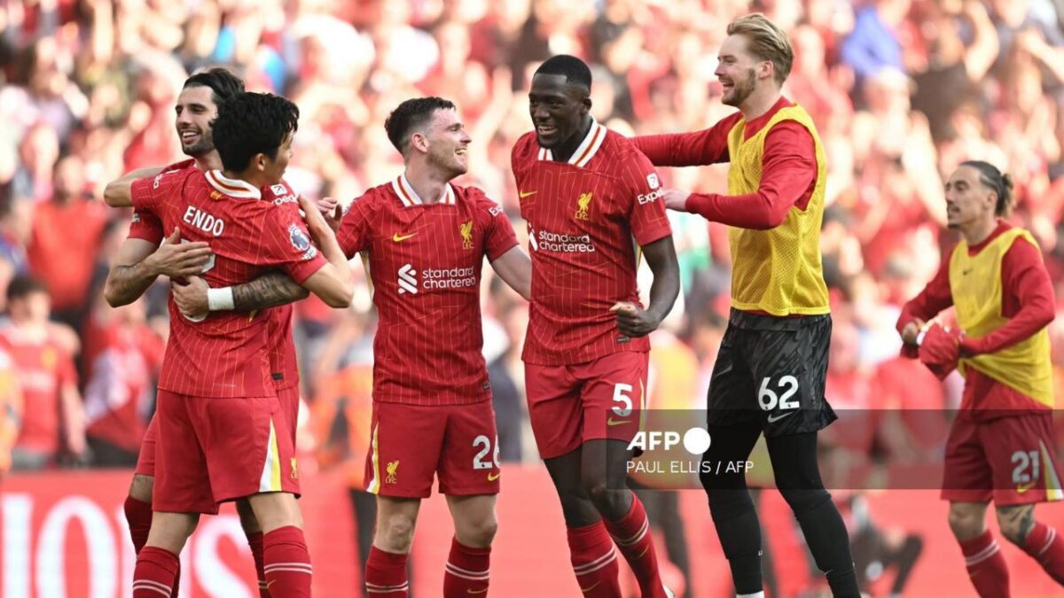 Liverpool conquista la Premier League con goleada ante Tottenham