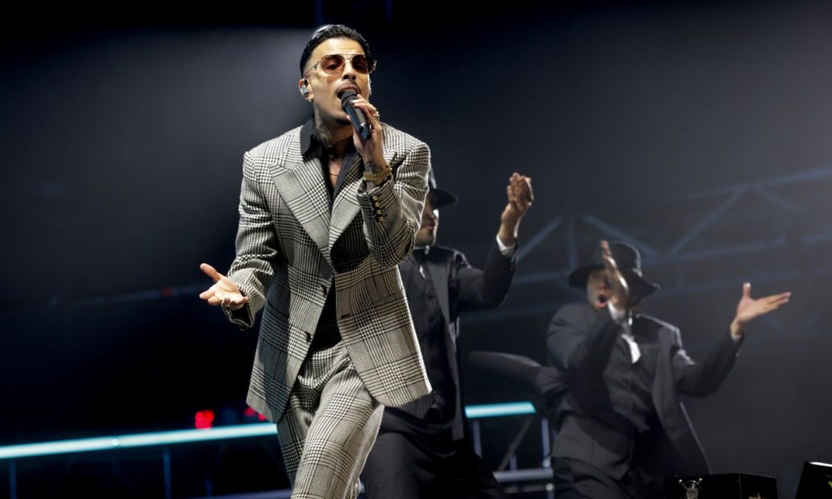 En medio de la promoción de su más reciente álbum, Cosa Nuestra, el cantante puertorriqueño Rauw Alejandro ha anunciado conciertos para Latinoamérica que incluye a México.