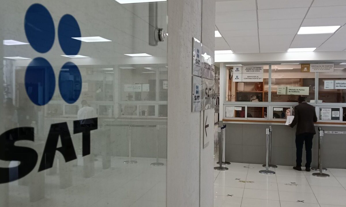 El SAT reconoce a las personas que cumplen con sus obligaciones fiscales y contribuyen de este modo a fortalecer la economía y el desarrollo del país.
