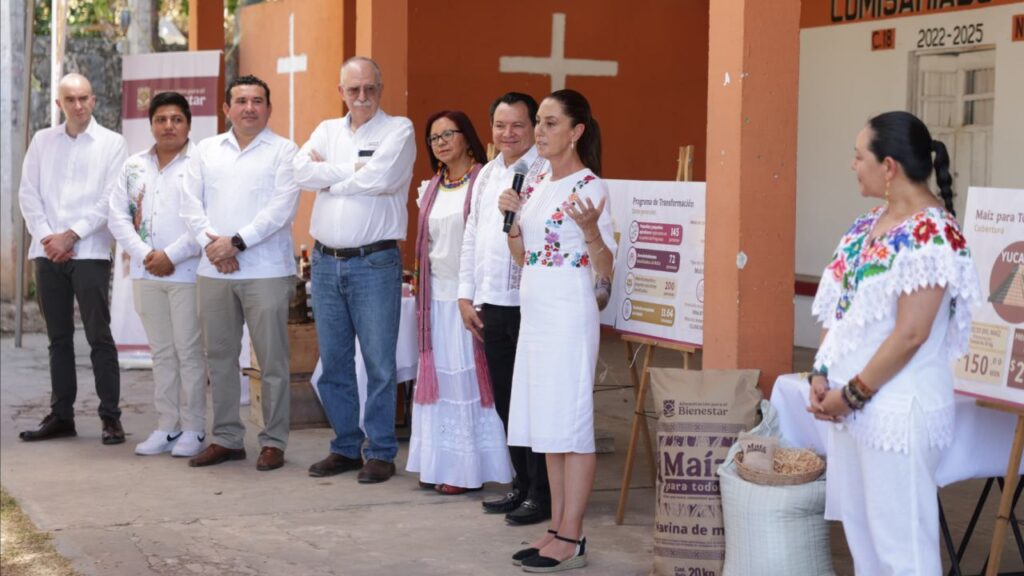 La presidenta Claudia Sheinbaum durante un evento en Chocholá, Yucatán.
