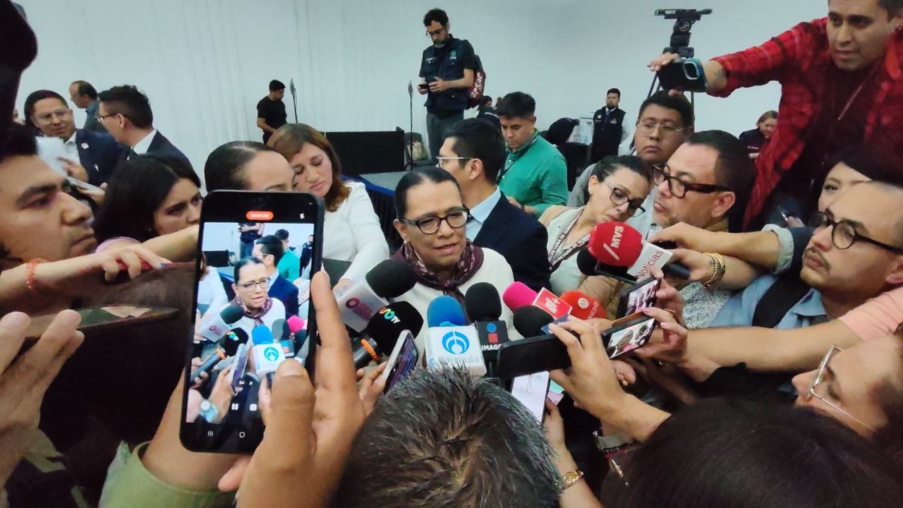 Funcionarios deben tener sensibilidad al tratar con las familias de las víctimas: Rosa Icela