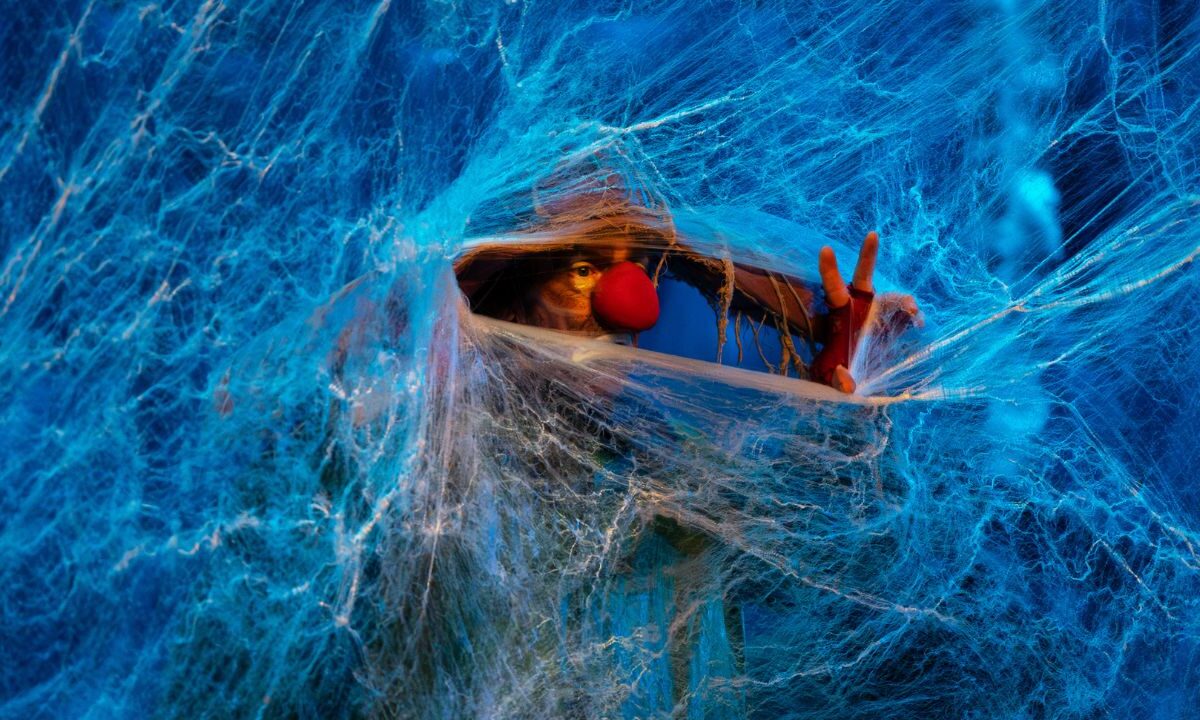 Slava's Snow Show fue estrenado en 1993 y desde entonces ha dado la vuelta al mundo por más de 80 países.