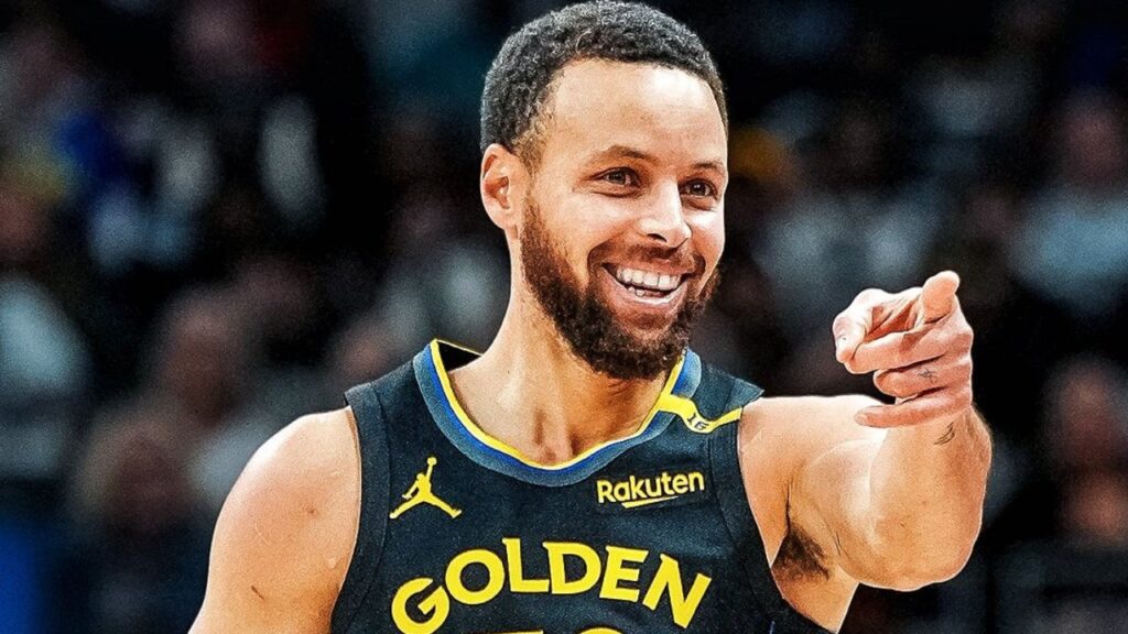 Stephen Curry recibe el primero a Mejo Compañero. Noticias en tiempo real