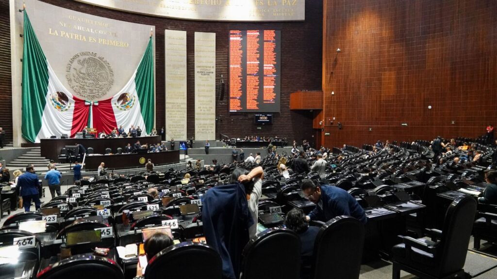 Va Gobierno vs. difundir spots discriminatorios. Noticias en tiempo real
